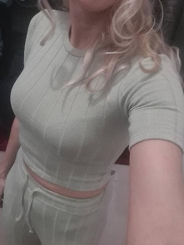 Svetlo zeleni Stradivarius komplet. Veličina S at lalafo.rs — 3 Svetlo zeleni Stradivarius komplet. Veličina S — 3