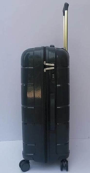 Travel suitcases and bags: Čvrst tamnosivi kofer sa točkovima i teleskopskom ručkom, idealan za at lalafo.rs — 2 Travel suitcases and bags: Čvrst tamnosivi kofer sa točkovima i teleskopskom ručkom, idealan za — 2