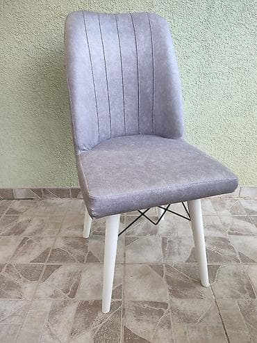 Stolice
Cena po komadu
Saljemo brzom postom na lalafo.rs — 6 Stolice
Cena po komadu
Saljemo brzom postom — 6