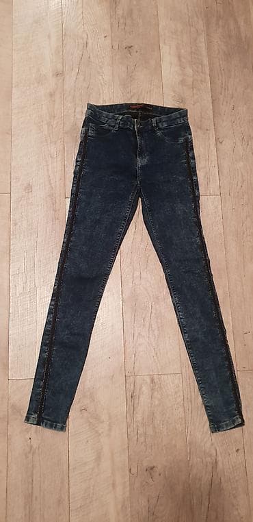 Farmerice tamno plavi teksas sa crnim trakama sa strane,dubok na lalafo.rs Farmerice tamno plavi teksas sa crnim trakama sa strane,dubok