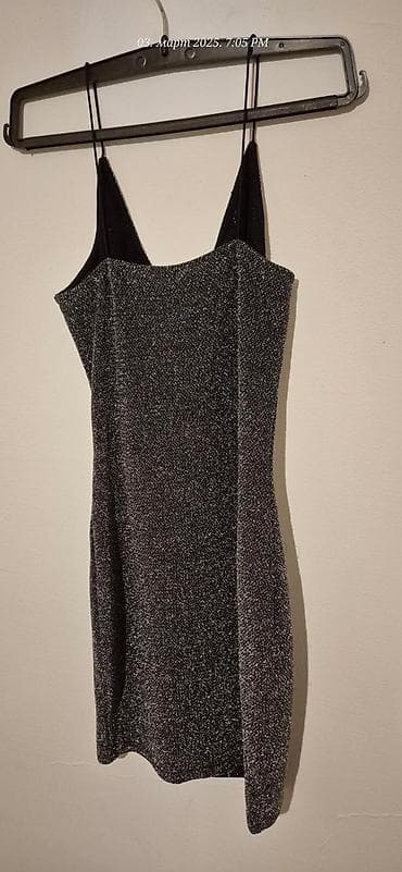 Gotički top i bralet – set 1) Crni crop top sa tankim bretelama - at lalafo.rs — 6 Gotički top i bralet – set 1) Crni crop top sa tankim bretelama - — 6