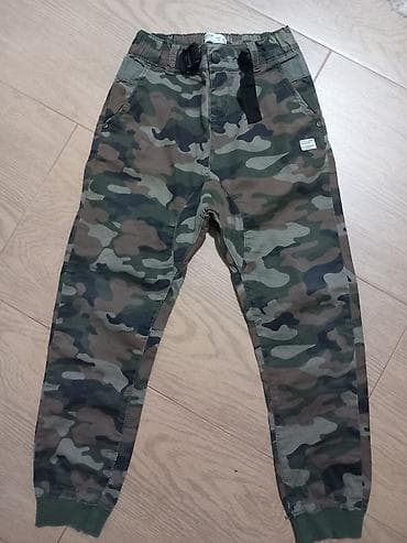 Pantalone broj 8 očuvane malo nosene,prelep i moderan model at lalafo.rs — 1 Pantalone broj 8 očuvane malo nosene,prelep i moderan model — 1