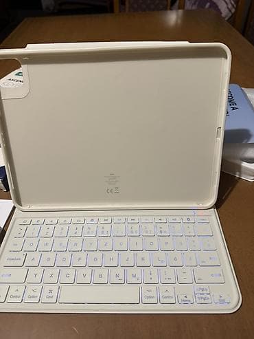 ESR Ascend Keyboard Case Lite – futrola sa Bluetooth tastaturom za na lalafo.rs — 3 ESR Ascend Keyboard Case Lite – futrola sa Bluetooth tastaturom za — 3