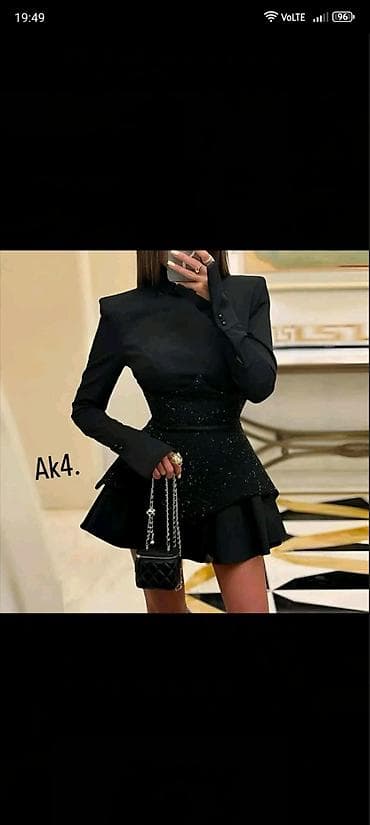 Elegantna crna mini haljina sa dugim rukavima i strukiranim at lalafo.rs — 1 Elegantna crna mini haljina sa dugim rukavima i strukiranim — 1