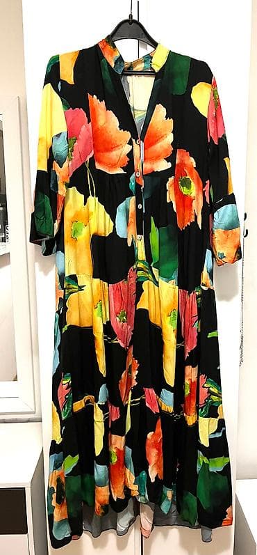 Bogata indijska haljina sa V izrezom na lalafo.rs Bogata indijska haljina sa V izrezom