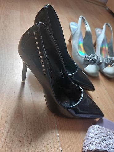 SVE ZA 3000din
pojedinačno po 700 din at lalafo.rs — 5 SVE ZA 3000din
pojedinačno po 700 din — 5