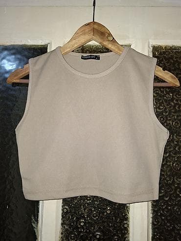 Personal Items: Ženski kratki top bez rukava – London Life - Model: crop top, okrugli at lalafo.rs — 1 Personal Items: Ženski kratki top bez rukava – London Life - Model: crop top, okrugli — 1