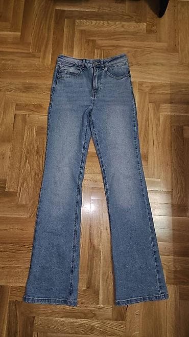 Farmerice zvoncare dubljeg struka. Pune elastina veličina 26 ili S na lalafo.rs Farmerice zvoncare dubljeg struka. Pune elastina veličina 26 ili S