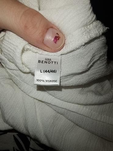 Prelepa bela svečana bluza sa sljokicama Bas je dosta široka, za na lalafo.rs — 4 Prelepa bela svečana bluza sa sljokicama Bas je dosta široka, za — 4