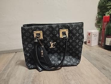 Louis vuitton torba. Očuvana. Slike sve govore at lalafo.rs — 4 Louis vuitton torba. Očuvana. Slike sve govore — 4