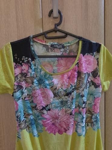 Novo!!!Bluza tunika.Velicina S/M.Cena 1000 dinara na lalafo.rs Novo!!!Bluza tunika.Velicina S/M.Cena 1000 dinara