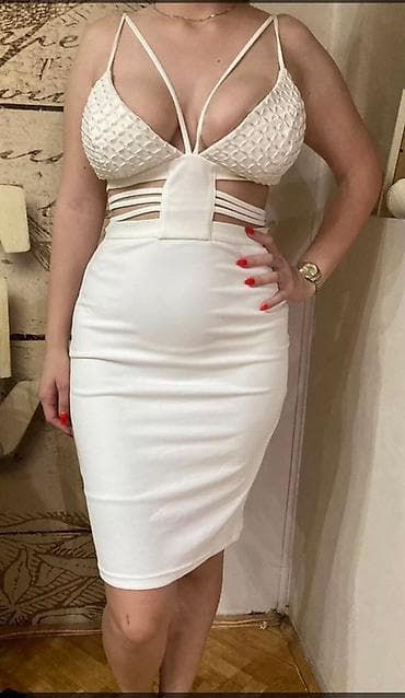 Bela uzana midi haljina bez rukava, sa topom sa naborima i ukrštenim na lalafo.rs Bela uzana midi haljina bez rukava, sa topom sa naborima i ukrštenim