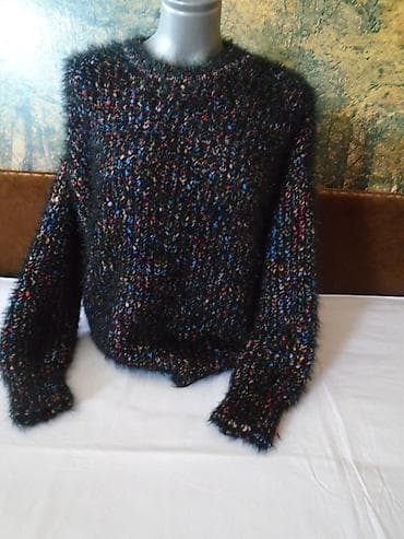 Čupavi Bershka džemper u više boja. Može biti i svečan jer crne na lalafo.rs — 4 Čupavi Bershka džemper u više boja. Može biti i svečan jer crne — 4