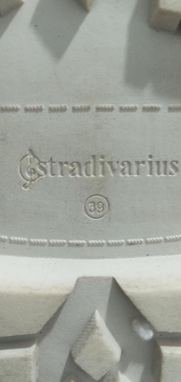 Ženska čizmice bež boje broj 39 exstra oćuvane na lalafo.rs — 5 Ženska čizmice bež boje broj 39 exstra oćuvane — 5