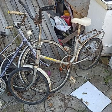 Stari gradski/retro bicikli – više komada, pogodno za restauraciju ili na lalafo.rs — 1 Stari gradski/retro bicikli – više komada, pogodno za restauraciju ili — 1