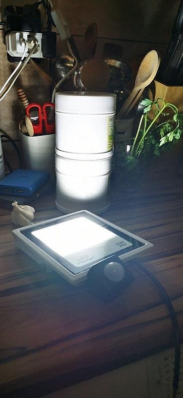 Led Reflektori 200w el.keramik RASPRODAJNE cene. Led reflektori na lalafo.rs — 8 Led Reflektori 200w el.keramik RASPRODAJNE cene. Led reflektori — 8