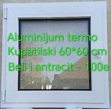 Aluminijumski termo prozor za kupatilo, dimenzije 60×60 cm. Dostupan u na lalafo.rs Aluminijumski termo prozor za kupatilo, dimenzije 60×60 cm. Dostupan u