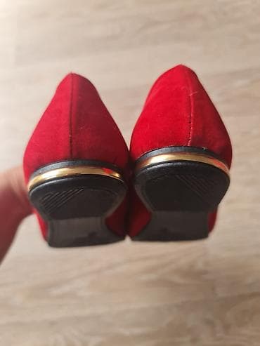 Women's Footwear: Nove . samo probane. pise 36. ali nisu. veci kalup i odgovaraju br at lalafo.rs — 7 Women's Footwear: Nove . samo probane. pise 36. ali nisu. veci kalup i odgovaraju br — 7