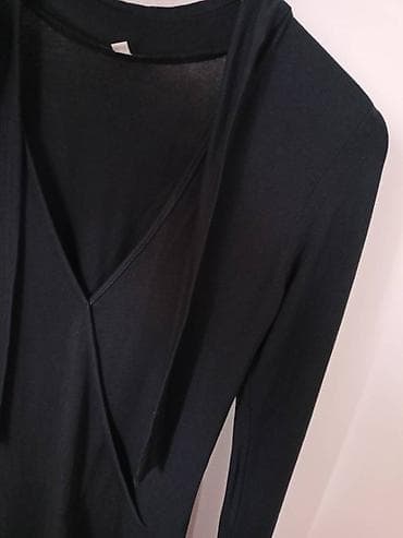 Haljina Allegra sa polurolkom, dužine do kolena. Prati liniju tela na lalafo.rs — 3 Haljina Allegra sa polurolkom, dužine do kolena. Prati liniju tela — 3