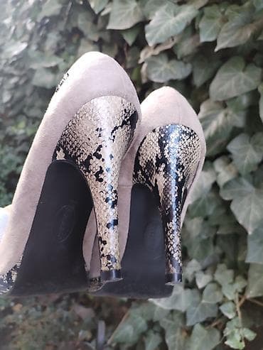 Cipele br 38
Super ocuvane na lalafo.rs — 3 Cipele br 38
Super ocuvane — 3