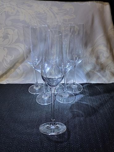 Case nove za vino kristalno staklo Livarno Nemacka. Case nove,sve na na lalafo.rs Case nove za vino kristalno staklo Livarno Nemacka. Case nove,sve na