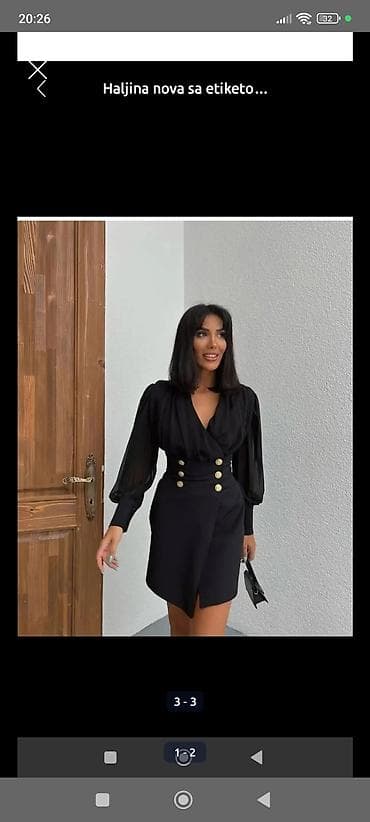 Elegantna crna mini haljina sa preklopem i dugmadima - Boja: crna - na lalafo.rs Elegantna crna mini haljina sa preklopem i dugmadima - Boja: crna -