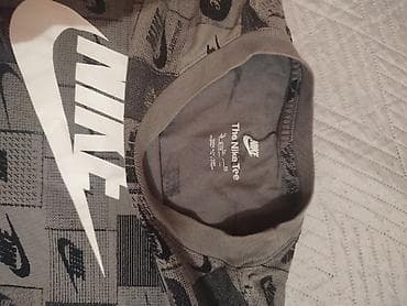 Nike majica kratkih rukava – The Nike Tee - Model: The Nike Tee - na lalafo.rs — 3 Nike majica kratkih rukava – The Nike Tee - Model: The Nike Tee - — 3