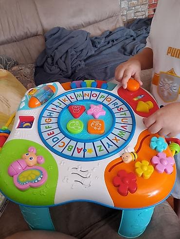 Ovaj interaktivni sto za aktivnosti dizajniran je da zabavi i edukuje na lalafo.rs — 3 Ovaj interaktivni sto za aktivnosti dizajniran je da zabavi i edukuje — 3