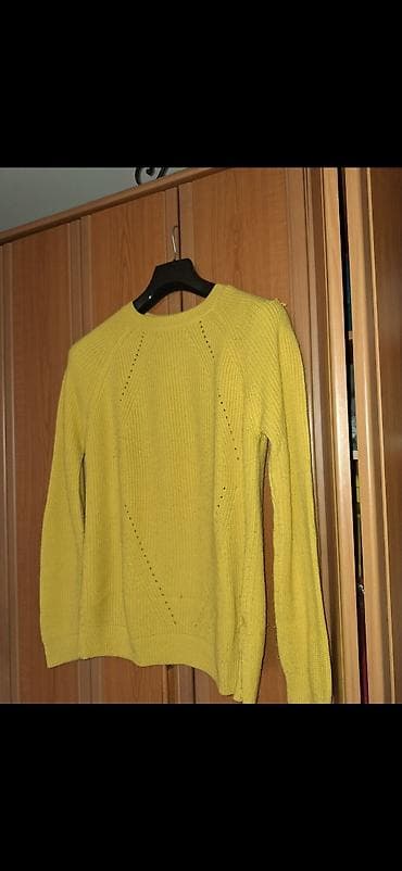 Dzemper oker br. L, vuna viskoza, vrlo lep i topao! Ako kupite 2 kom at lalafo.rs — 1 Dzemper oker br. L, vuna viskoza, vrlo lep i topao! Ako kupite 2 kom — 1