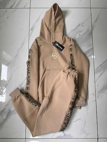 Ženski komplet trenerke – Michael Kors stil - Dvodijelni set na lalafo.rs — 4 Ženski komplet trenerke – Michael Kors stil - Dvodijelni set — 4