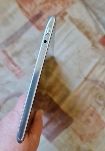 Tablet kao nov sve radi veliki 10 inca.ima.za.sim na lalafo.rs — 3 Tablet kao nov sve radi veliki 10 inca.ima.za.sim — 3
