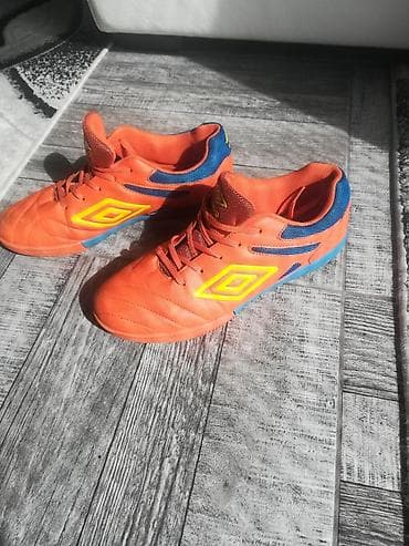 Patike za fudbal su u odličnom stanju na lalafo.rs — 3 Patike za fudbal su u odličnom stanju — 3