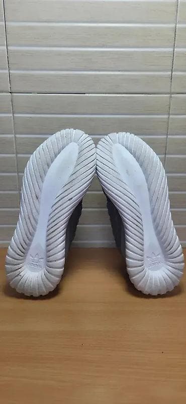 Adidas Tubular Radial "Fleece" (br.40) patike su u odličnom stanju kao na lalafo.rs — 4 Adidas Tubular Radial "Fleece" (br.40) patike su u odličnom stanju kao — 4