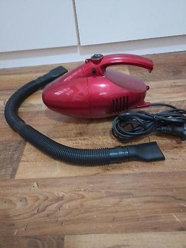 Ručni usisivač – crveni, sa crevom i nastavkom za uska mesta. - at lalafo.rs — 1 Ručni usisivač – crveni, sa crevom i nastavkom za uska mesta. - — 1