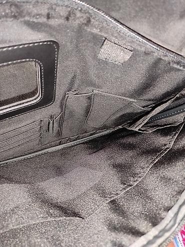 Accessories: Ranac srednje veličine. Sa dosta pregrada. Polovan at lalafo.rs — 6 Accessories: Ranac srednje veličine. Sa dosta pregrada. Polovan — 6