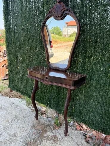 Stilske konzole: Stilska konzola sa ogledalom - ODLIČNO STANJE - MOGUĆ PREVOZ U na lalafo.rs — 3 Stilske konzole: Stilska konzola sa ogledalom - ODLIČNO STANJE - MOGUĆ PREVOZ U — 3