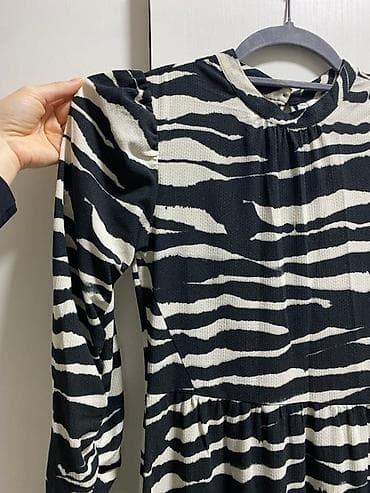 Crno-bež duga haljina sa zebrastim šarama - Kroj: A-kroj sa blago na lalafo.rs — 2 Crno-bež duga haljina sa zebrastim šarama - Kroj: A-kroj sa blago — 2