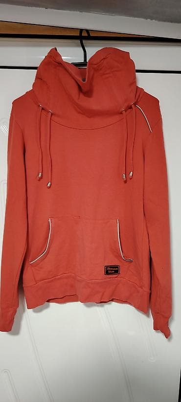 dve suknje po: Ženska dukserica s kapuljačom – narandžasta - Model s visokim na lalafo.rs — 2 dve suknje po: Ženska dukserica s kapuljačom – narandžasta - Model s visokim — 2