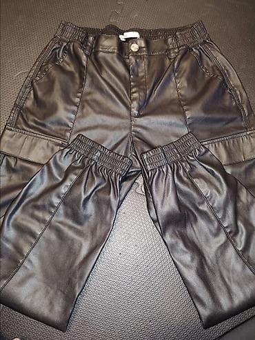 Crne cargo pantalone od eko kože - Materijal: mekana eko koža sa mat na lalafo.rs — 2 Crne cargo pantalone od eko kože - Materijal: mekana eko koža sa mat — 2