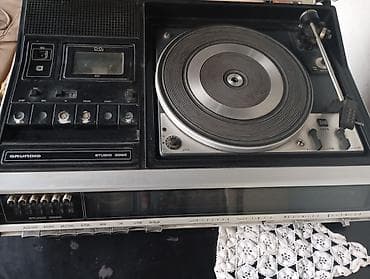 Naprodaju u ispravnom stanju radi ploca upitanju je studiski gramofon na lalafo.rs — 4 Naprodaju u ispravnom stanju radi ploca upitanju je studiski gramofon — 4