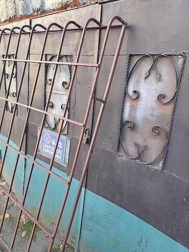 Gvozdena zaštitna rešetka za prozor - Materijal: čelik (kvadratni na lalafo.rs — 3 Gvozdena zaštitna rešetka za prozor - Materijal: čelik (kvadratni — 3