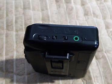 Electronics: Sony Walkman WM-FX413 – kasetofon sa FM/AM radiom - Originalni Sony at lalafo.rs — 4 Electronics: Sony Walkman WM-FX413 – kasetofon sa FM/AM radiom - Originalni Sony — 4