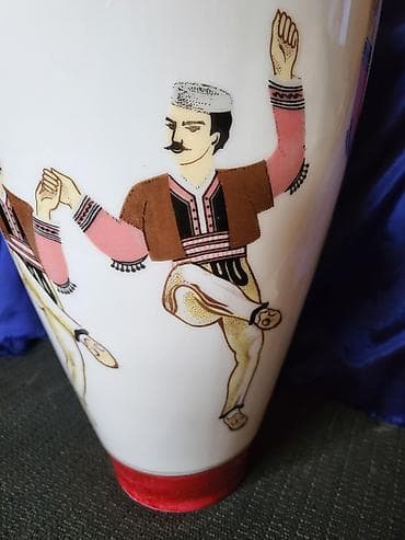 Vases and pots: Vaza nova Jugoporcelan Titov Veles iz 70ih.god. Nova vaza at lalafo.rs — 8 Vases and pots: Vaza nova Jugoporcelan Titov Veles iz 70ih.god. Nova vaza — 8