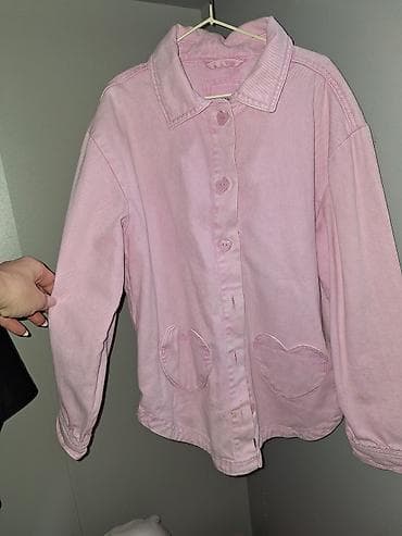 Sinsay dečja jaknica/košulja od teksasa u svetloružičastoj boji. Model na lalafo.rs — 2 Sinsay dečja jaknica/košulja od teksasa u svetloružičastoj boji. Model — 2