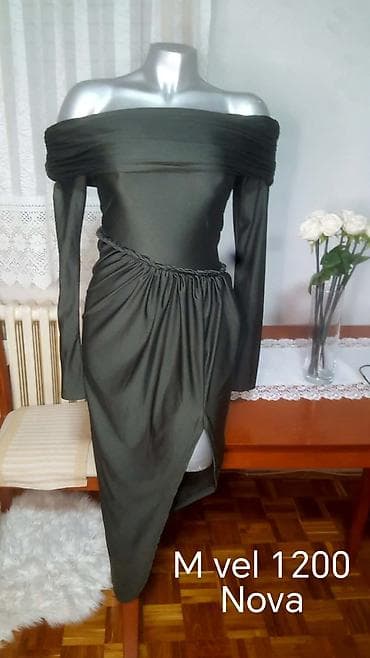 Elegantna midi haljina – tamnozelena - Model: off-shoulder (ramena na lalafo.rs — 2 Elegantna midi haljina – tamnozelena - Model: off-shoulder (ramena — 2