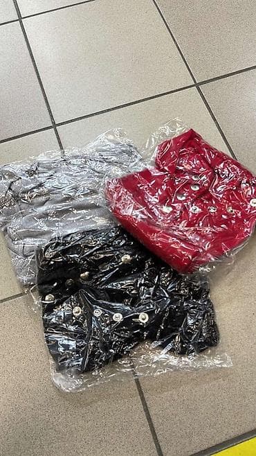 I. 12. Bluzice
Crvena, crna i siva
Cena 1999✅✅ na lalafo.rs — 3 I. 12. Bluzice
Crvena, crna i siva
Cena 1999✅✅ — 3