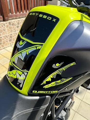 3D Stikeri QJMotor SRT 550x Tank pad i bocni protektori-2041 📌 Opis na lalafo.rs 3D Stikeri QJMotor SRT 550x Tank pad i bocni protektori-2041 📌 Opis