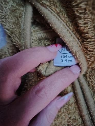 Dečja plišana jakna/dukserica sa kapuljačom - Veličina: 104 cm (za na lalafo.rs — 2 Dečja plišana jakna/dukserica sa kapuljačom - Veličina: 104 cm (za — 2