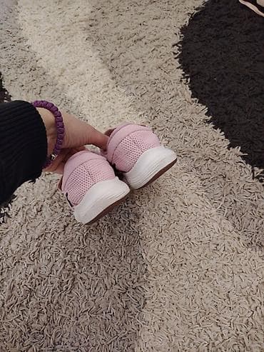 Sneakers: Dečije patike Nike Revolution (model sa čičak trakama), roze boje sa at lalafo.rs — 5 Sneakers: Dečije patike Nike Revolution (model sa čičak trakama), roze boje sa — 5