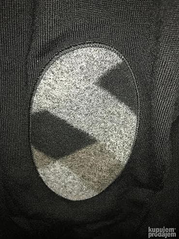 Original BURBERRY dzemper L NOV 100% Wolle Crna boja kao ugalj na lalafo.rs — 4 Original BURBERRY dzemper L NOV 100% Wolle Crna boja kao ugalj — 4